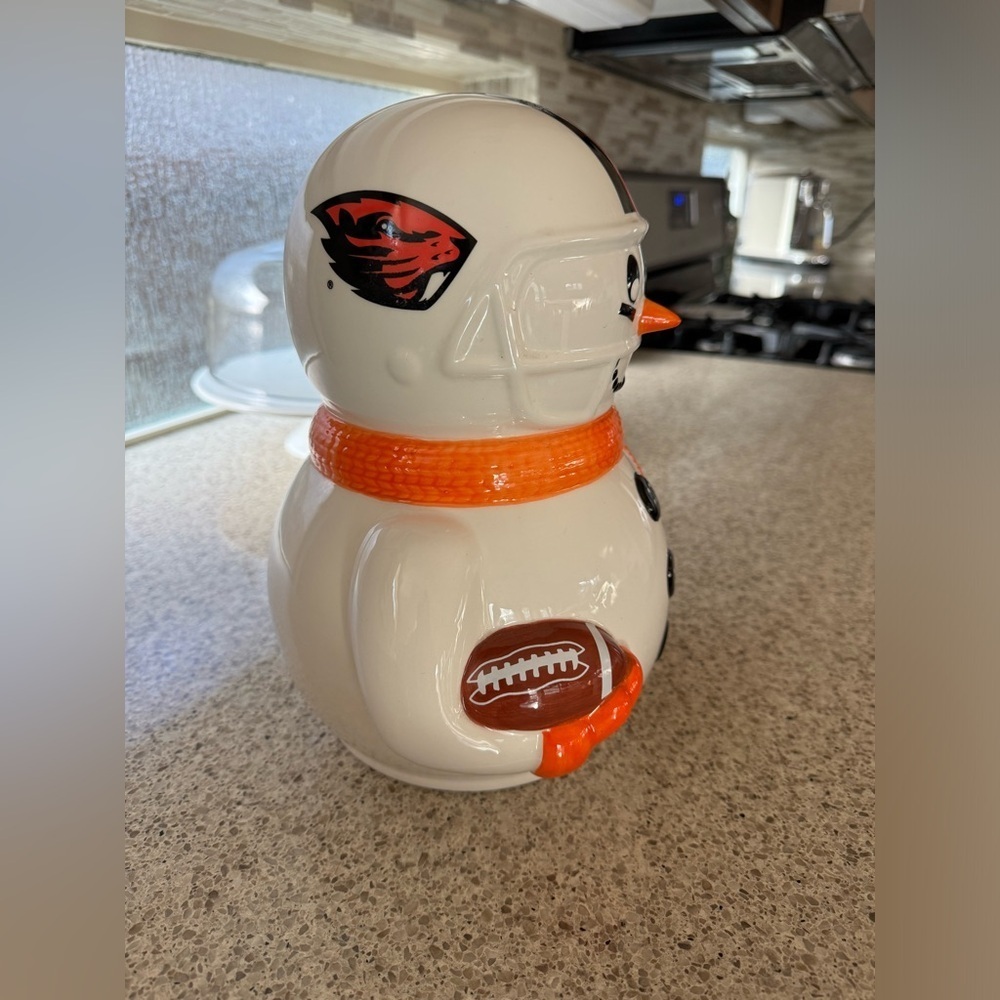 Oregon State Snowman Figurine - Picture 3 of 3